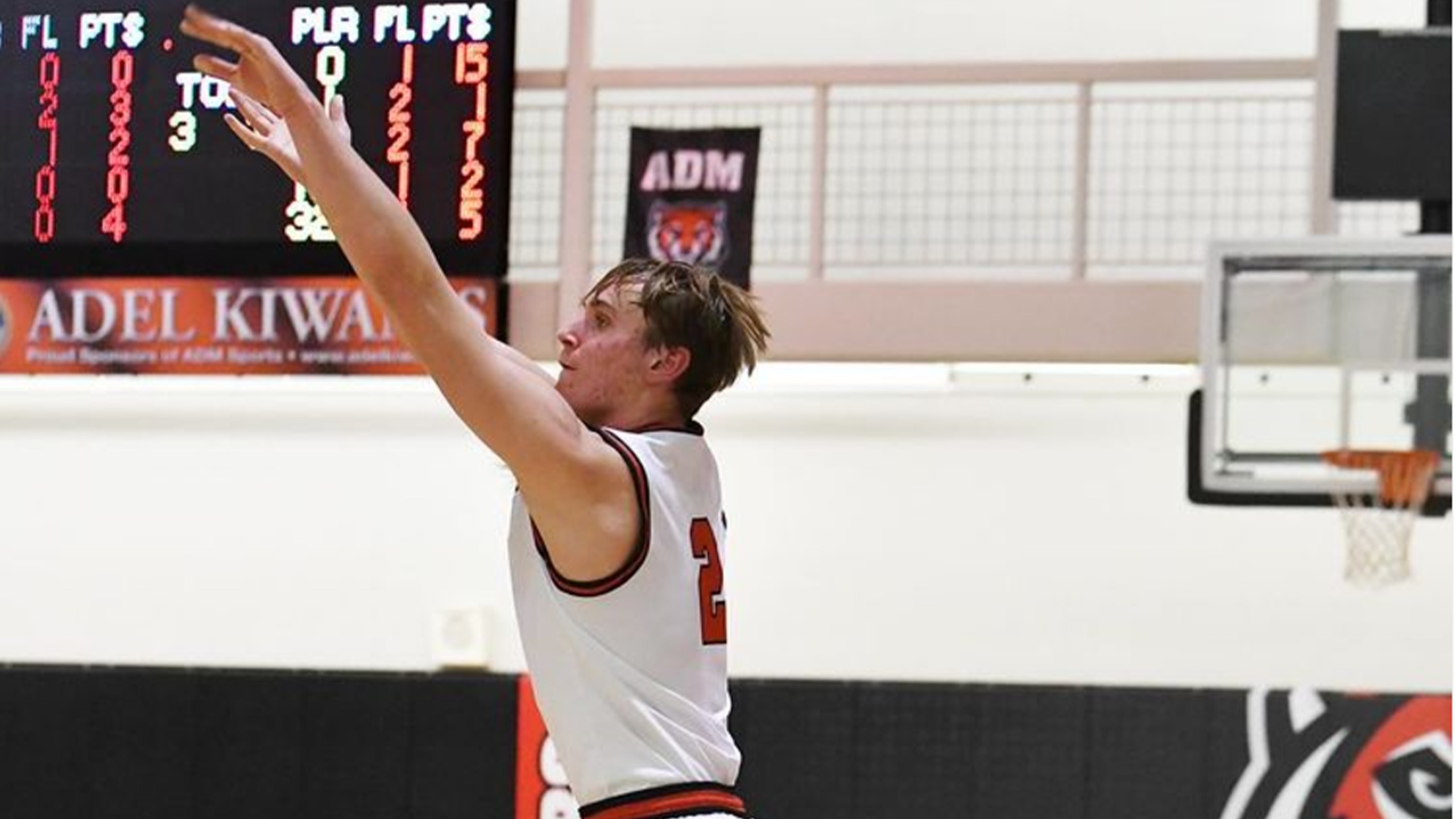 Tigers Soar Past Bluejays