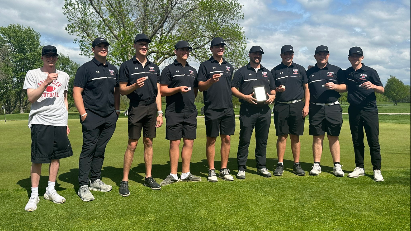 Boys Golf Tees Up RRC Meet Title