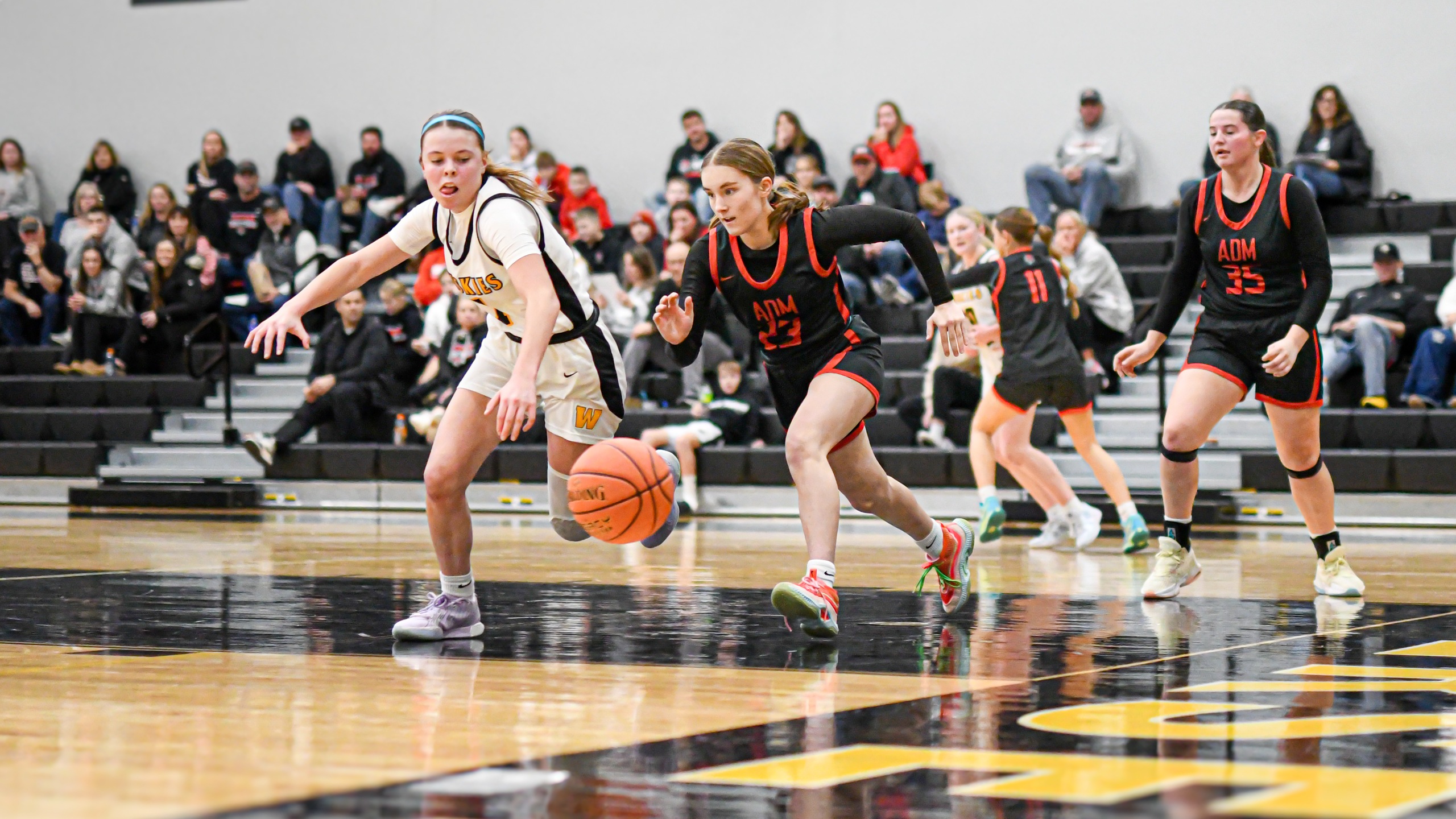 Tigers Hold Off Huskies